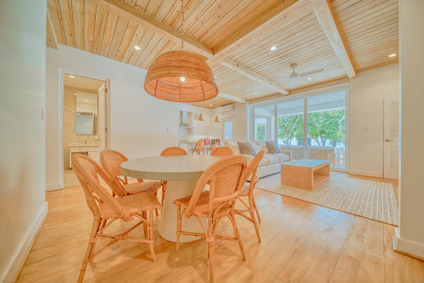 洪都拉斯海湾群岛Roatán的公寓，Oceanfront Condominium D9 Watercolors Resort 3rd Floor Building D，编号76872740