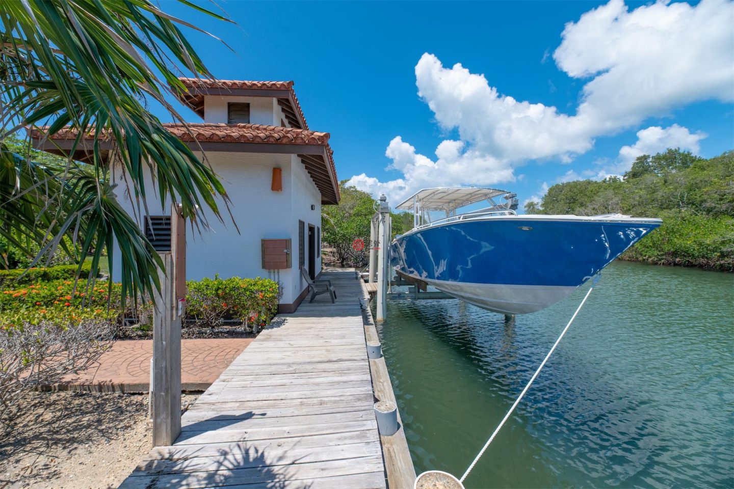 洪都拉斯海湾群岛Roatán的独栋别墅，Island House with Dock & Boats in Parrot Tree，编号77810415