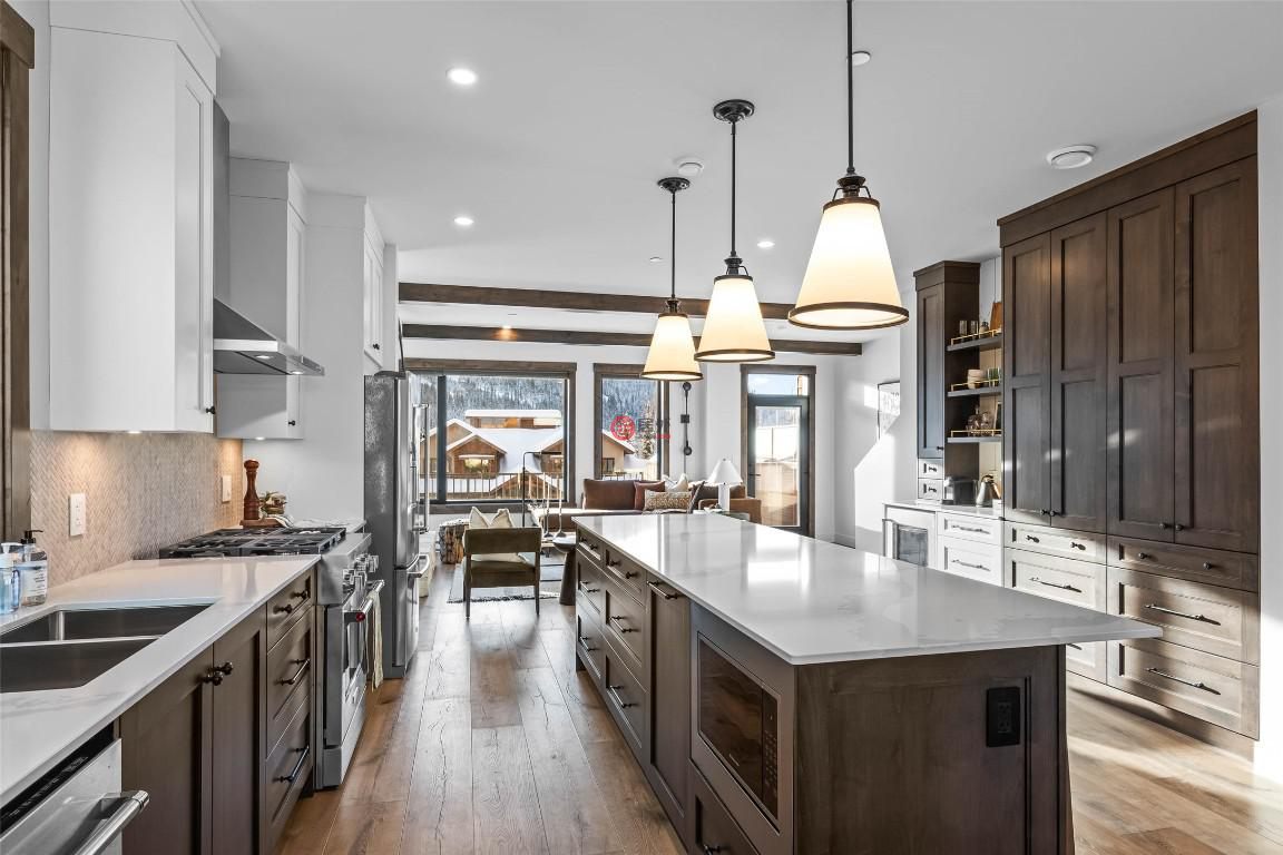 加拿大不列颠哥伦比亚省Sun Peaks的联排别墅，7000 MCGILLIVRAY LAKE，编号75529298