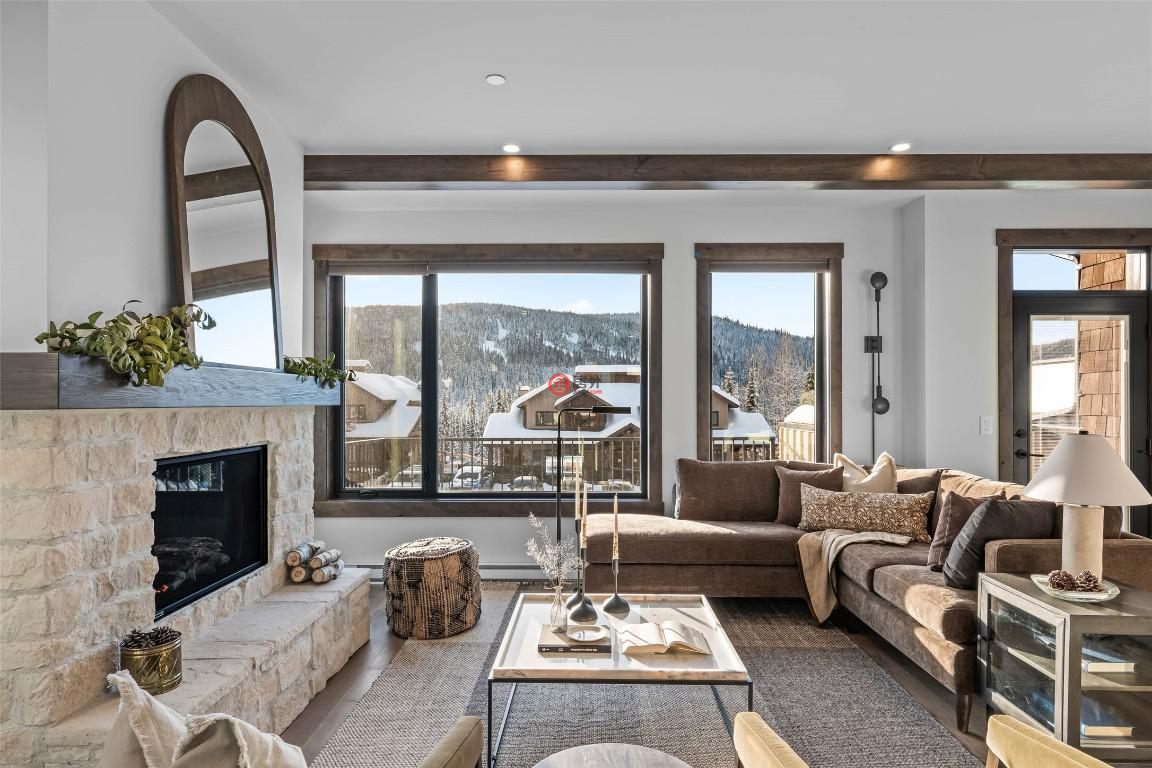 加拿大不列颠哥伦比亚省Sun Peaks的联排别墅，7000 MCGILLIVRAY LAKE，编号75524129