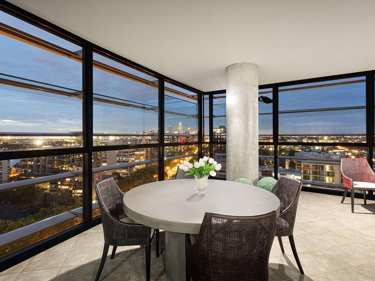 澳大利亚维多利亚州墨尔本的公寓，16A/635-643 St Kilda Road，编号77067417