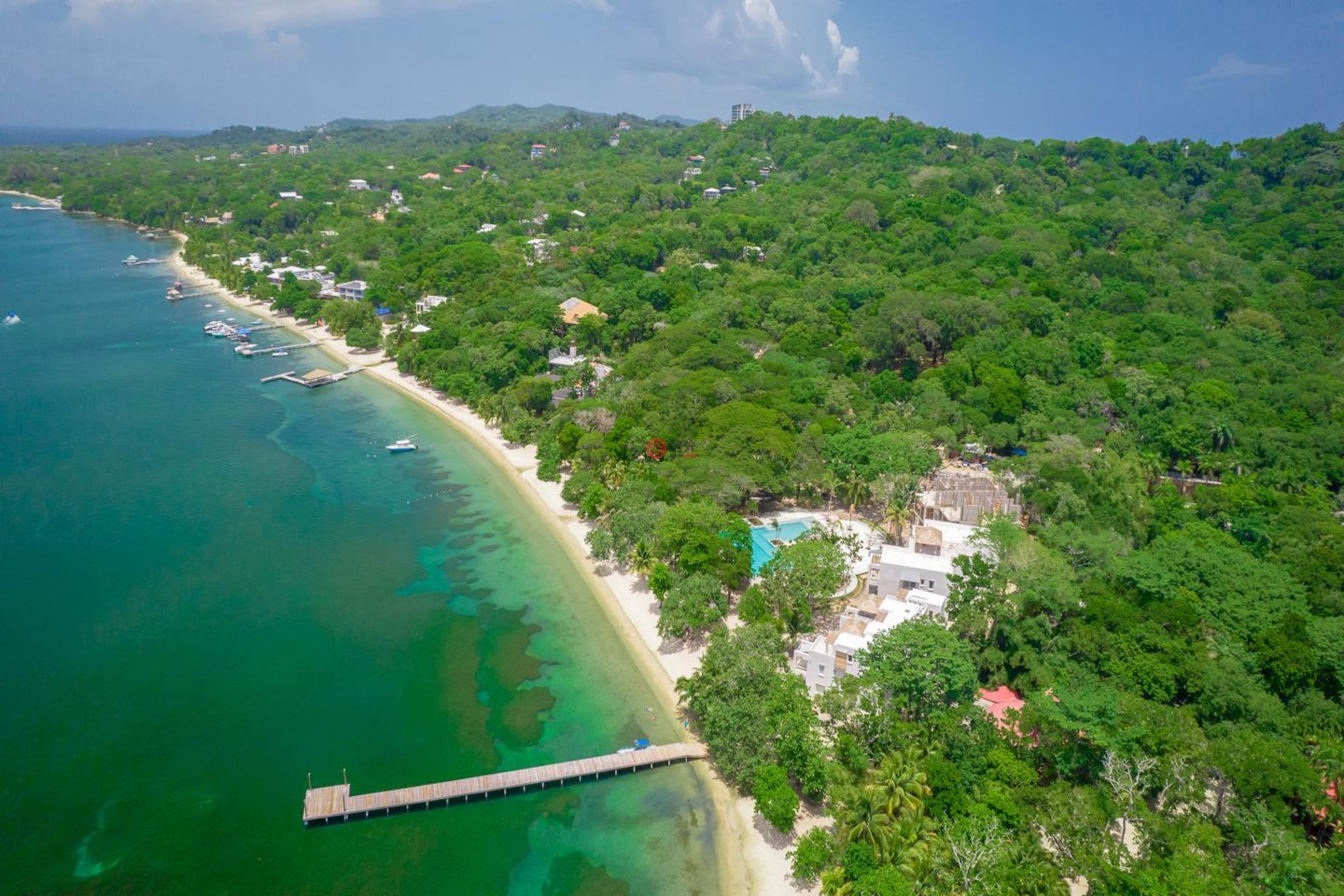 洪都拉斯海湾群岛Roatán的公寓，Oceanfront Condominium D4 Watercolors Resort 1st Floor Building D，编号76763848