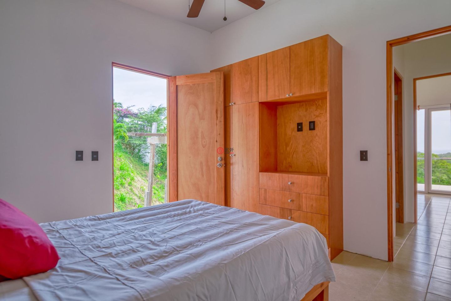 洪都拉斯海湾群岛Roatán的独栋别墅，Spacious 2 Homes in 1 + 2 Pools Coral Views Village，编号77637419