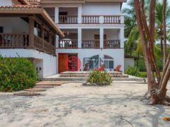洪都拉斯海湾群岛Roatán的独栋别墅，Island House with Dock & Boats in Parrot Tree，编号77810415