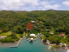 洪都拉斯海湾群岛瓜納哈島的独栋别墅，Ocean View Island Cottage with Boat Dock & Photogenic Views Guanaja，编号78412095