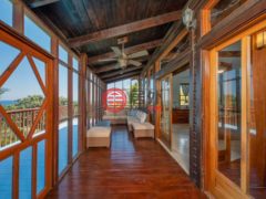 洪都拉斯海湾群岛Roatán的独栋别墅，Ocean View 5 BR Island Style Cottage Flamingo House，编号77263676