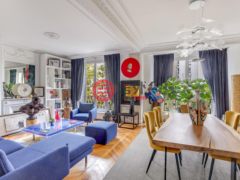 居外网在售法国2卧2卫的公寓总占地97平方米约人民币11,285,820