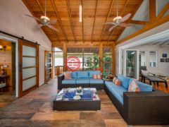 洪都拉斯海湾群岛Roatán的独栋别墅，Island-Style Hillside Haven with Panoramic North Shore Views，编号78473193