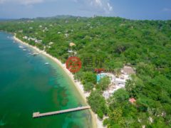 洪都拉斯海湾群岛Roatán的公寓，Oceanfront Condominium D4 Watercolors Resort 1st Floor Building D，编号76763848