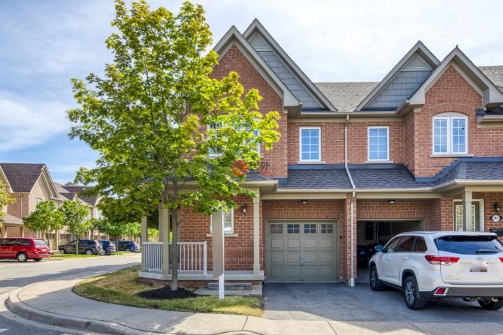 加拿大密西沙加3卧3卫局部整修过的联排别墅