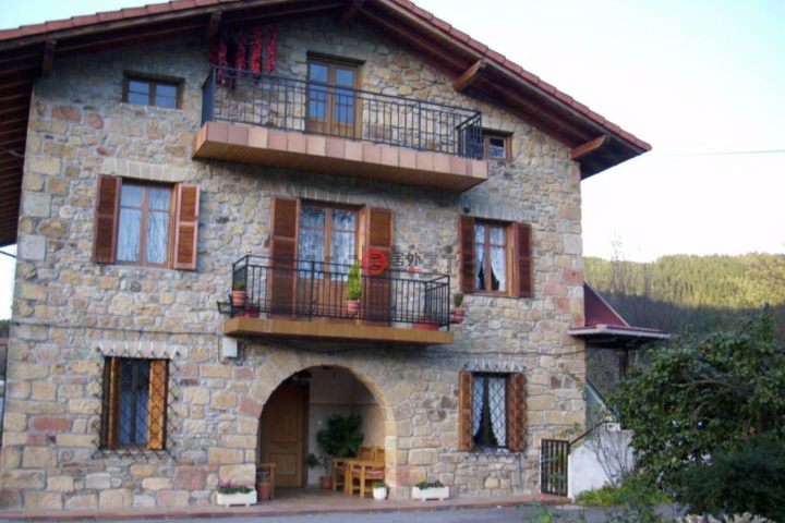 西班牙amorebieta-etxano1卫的独栋别墅